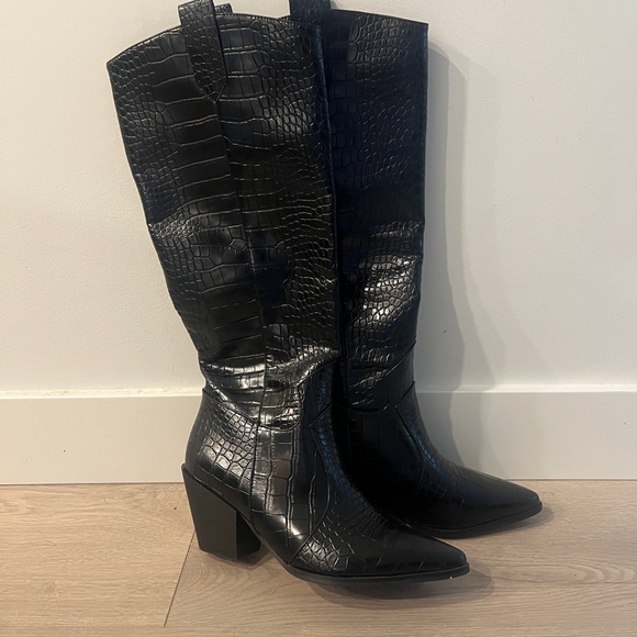 Princess Polly Riley Black Boots - Picture 2 of 4